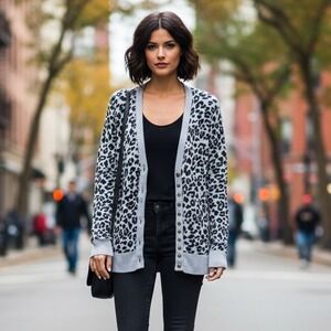 Zenana Cardigan Sweater Womens L Leopard Print V Neck Snap Long Slv Top Preppy